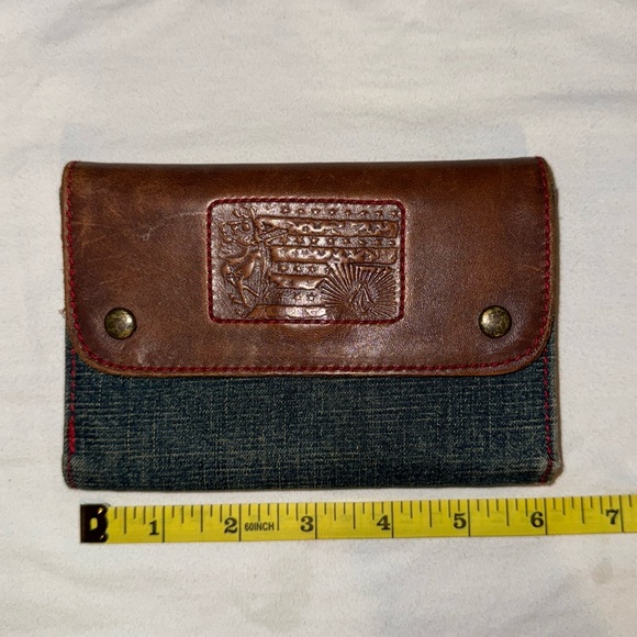 Vintage Volcom wallet - Picture 2 of 6